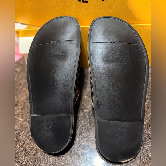 Authentic! FENDI FEEL Slides, Brown/Gold Hardware. Box/cards included 39, size 8 - Picture 9 of 15